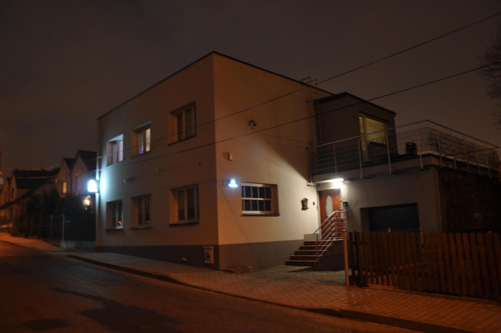 Bialy Dom - 2 Bedrooms Katowice Exteriör bild