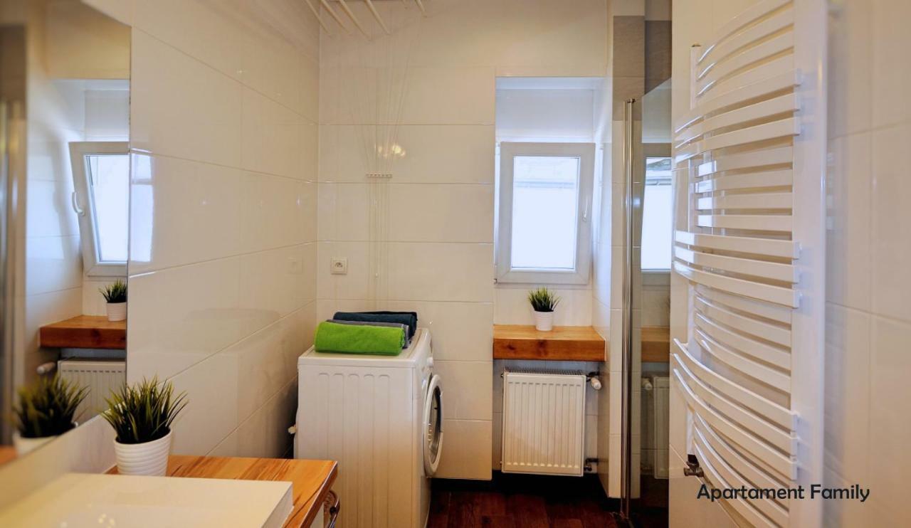Bialy Dom - 2 Bedrooms Katowice Exteriör bild